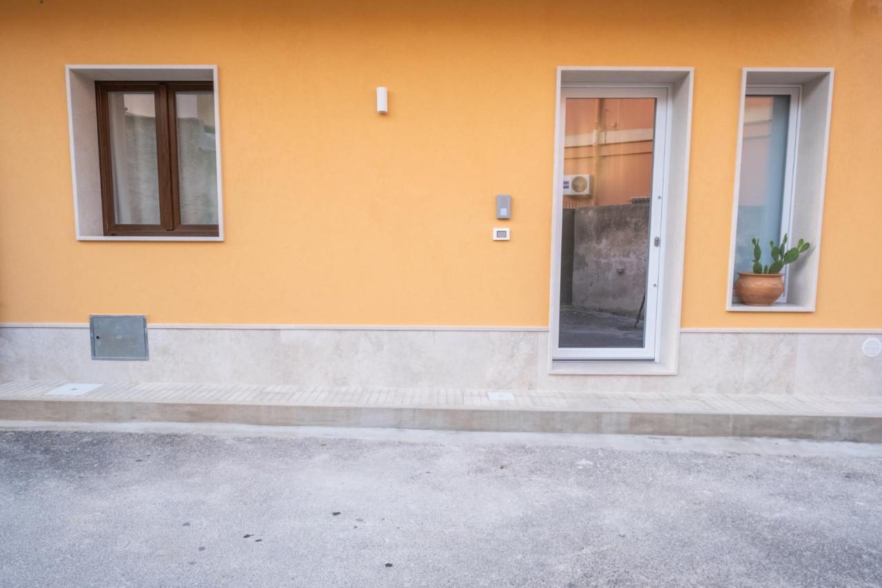 Risorgimento Apartment Avola Bagian luar foto